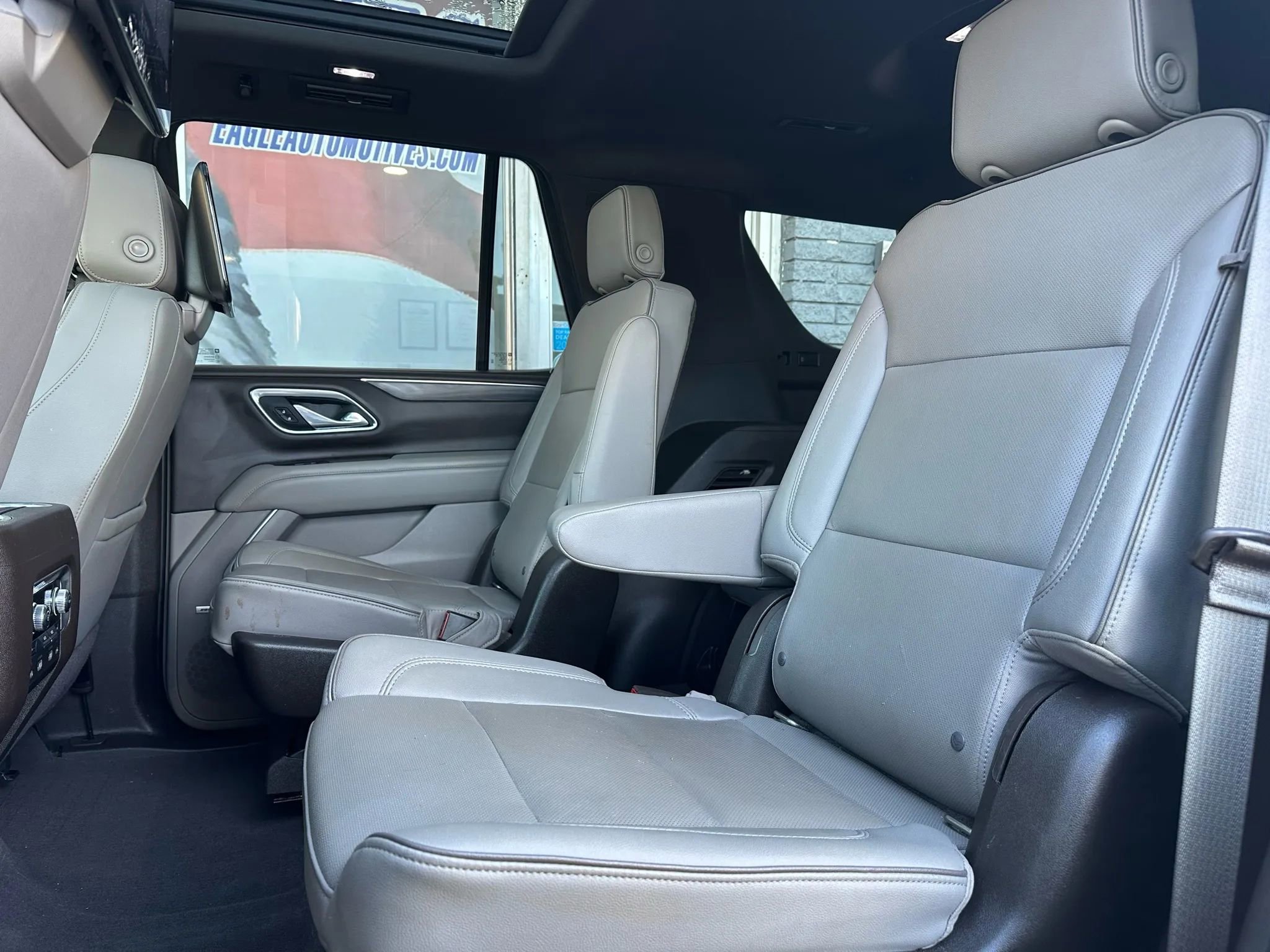 Used 2021 GMC Yukon SLT w/ SLT Luxury Plus Package image 12