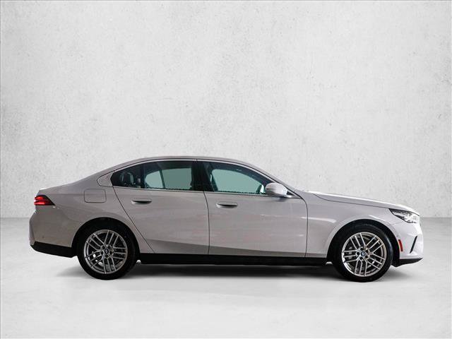 Certified 2025 BMW 530i xDrive AWD/4WD image 4