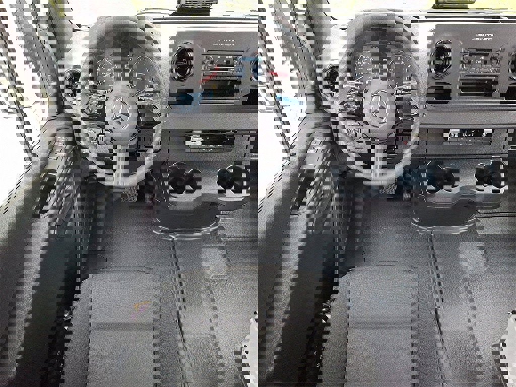 New 2025 Mercedes-Benz Sprinter 2500 image 8