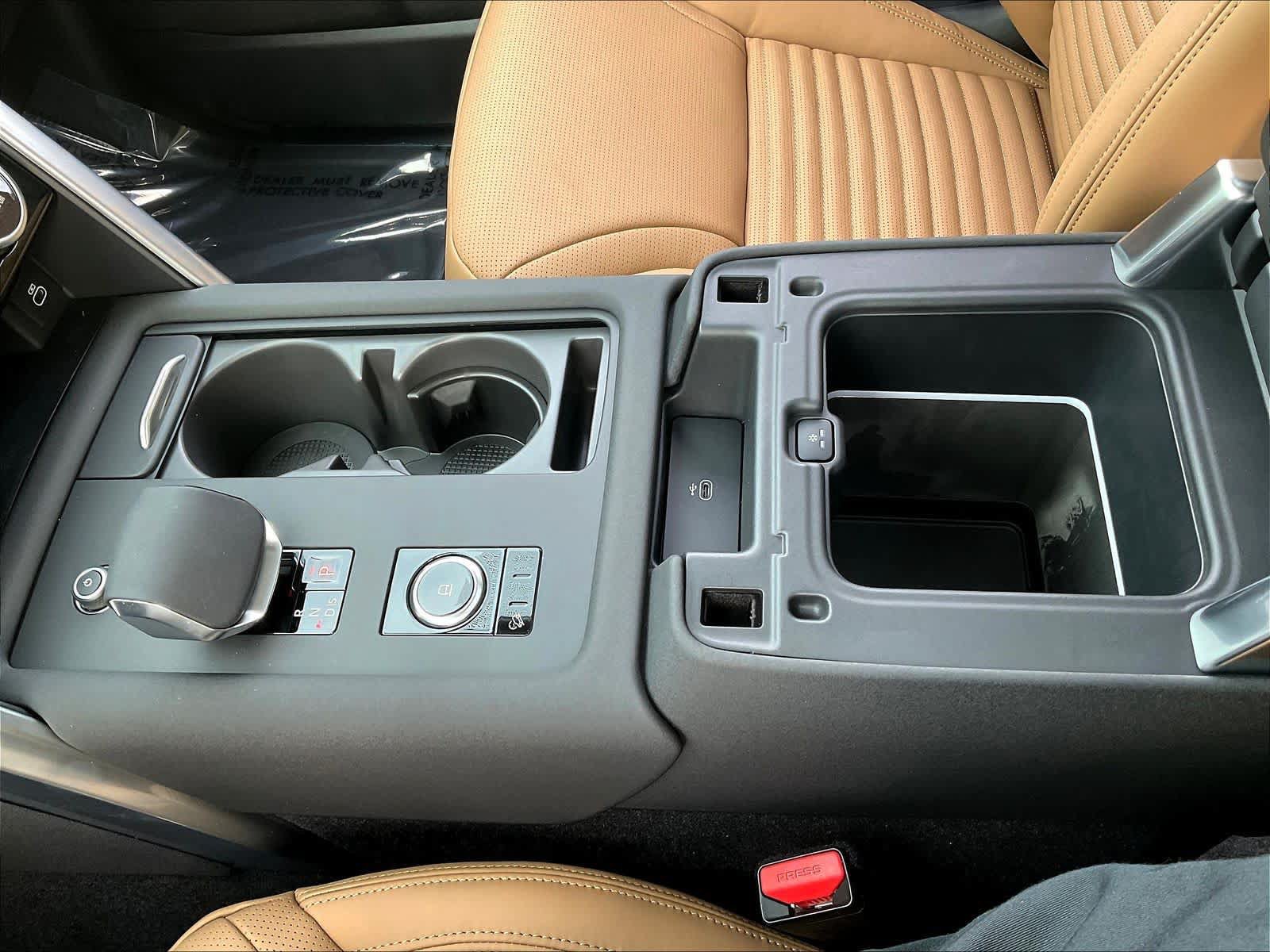 New 2025 Land Rover Discovery Metropolitan Edition AWD/4WD image 22