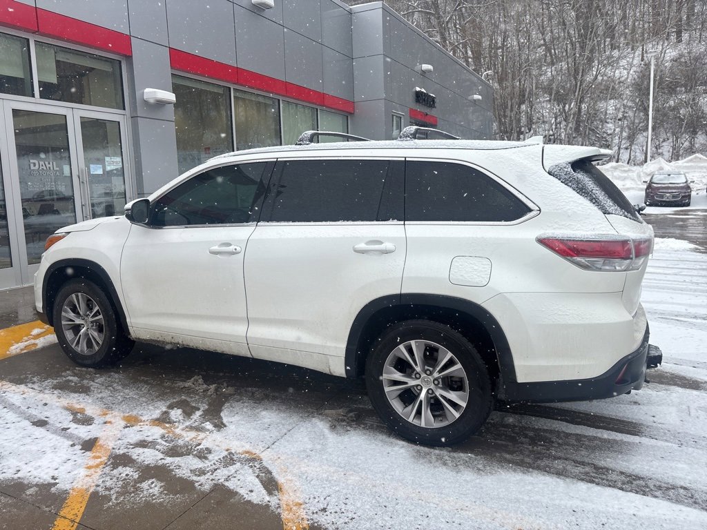 Used 2015 Toyota Highlander XLE image 3