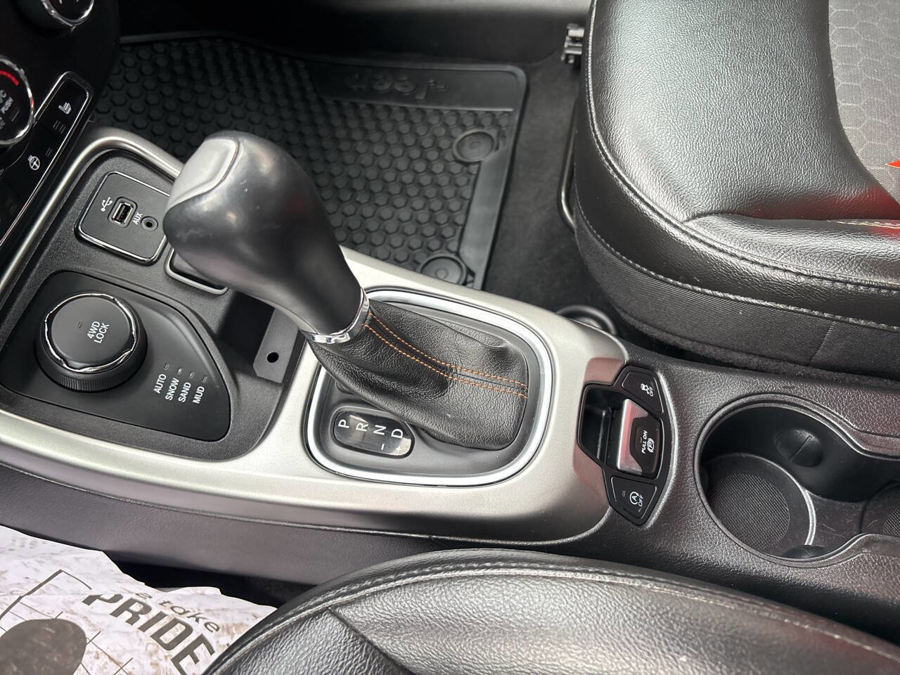Used 2018 Jeep Compass Latitude w/ Cold Weather Group image 9