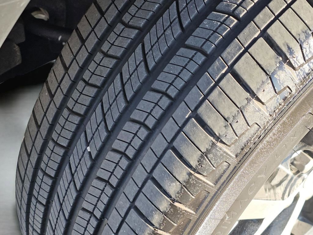 Used 2025 Jeep Grand Cherokee Limited w/ Luxury Tech Group II image 21