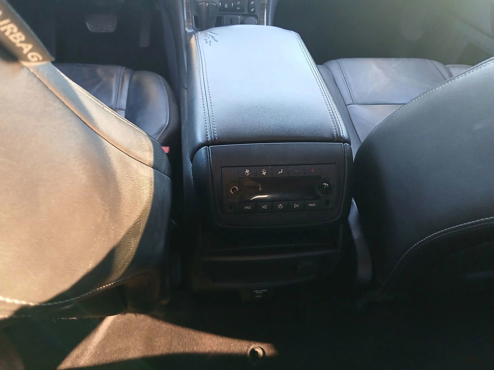 Used 2016 GMC Acadia SLT image 25