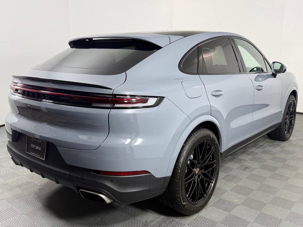 Certified 2025 Porsche Cayenne Coupe image 7