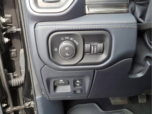 Used 2019 RAM 1500 Limited AWD/4WD image 23