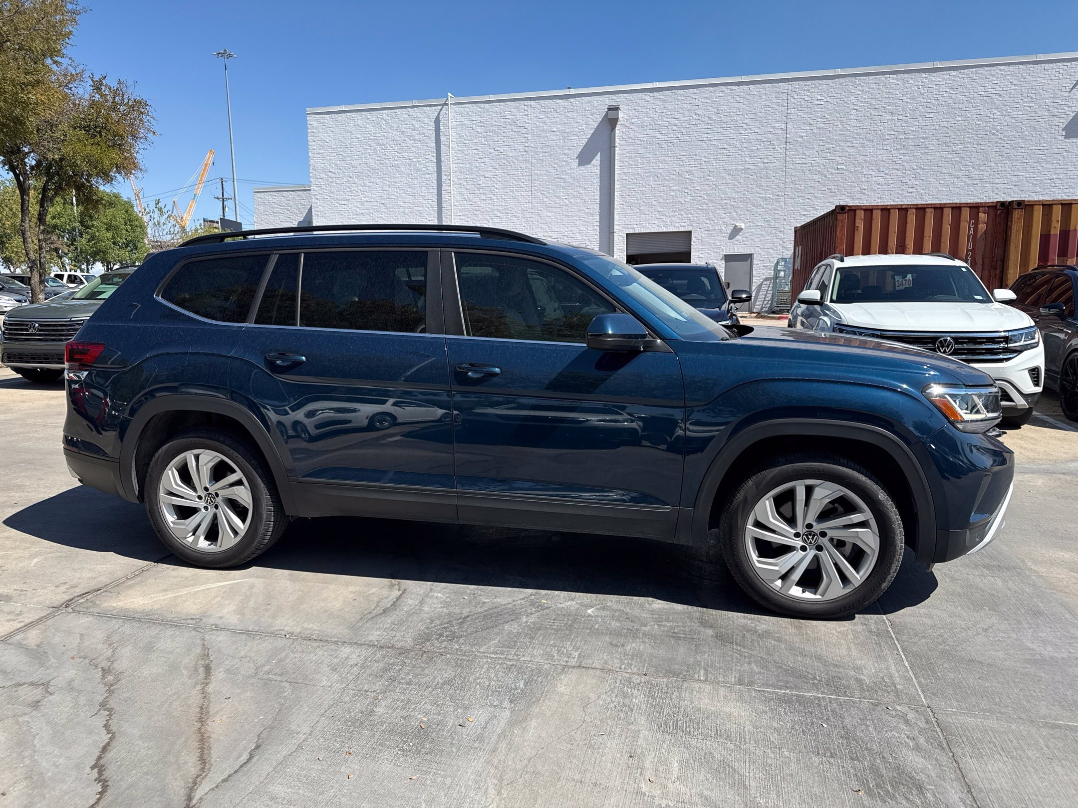 Used 2023 Volkswagen Atlas SE FWD image 2