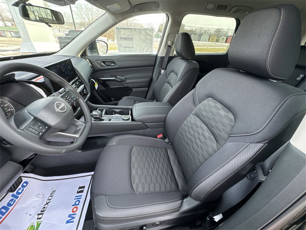 New 2026 Nissan Pathfinder SV image 11