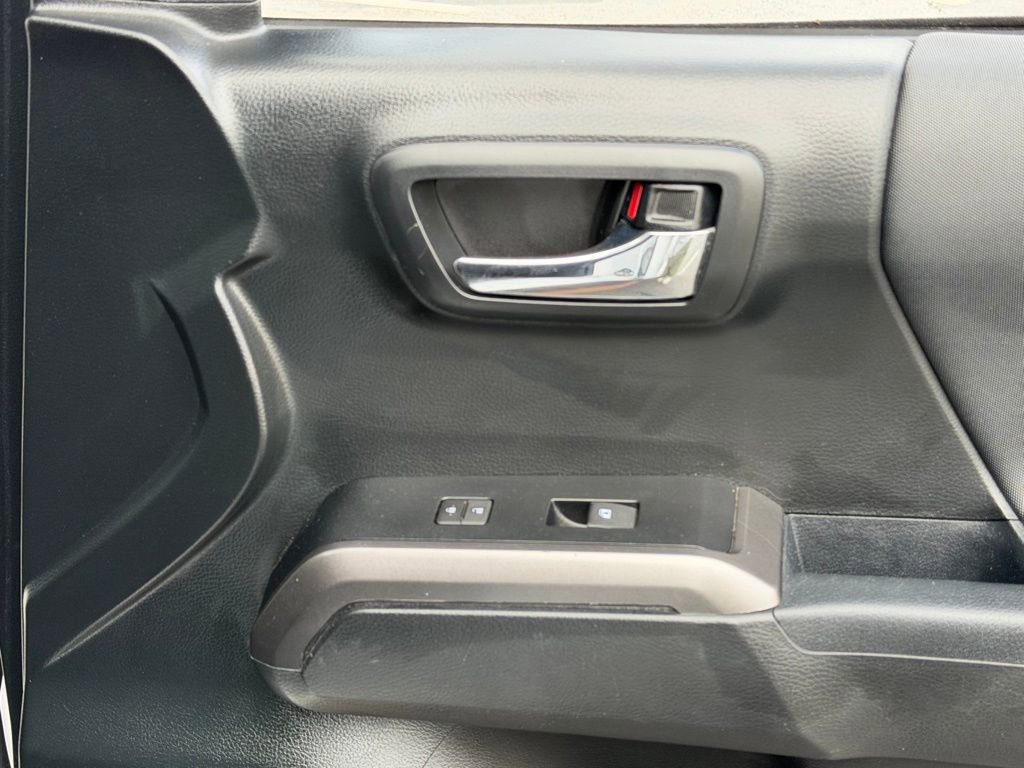 Used 2019 Toyota Tacoma TRD Off-Road image 35