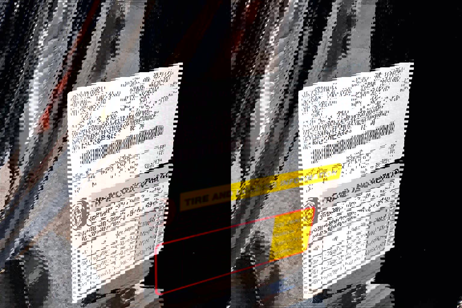 Used 2023 Ford Expedition Platinum image 34