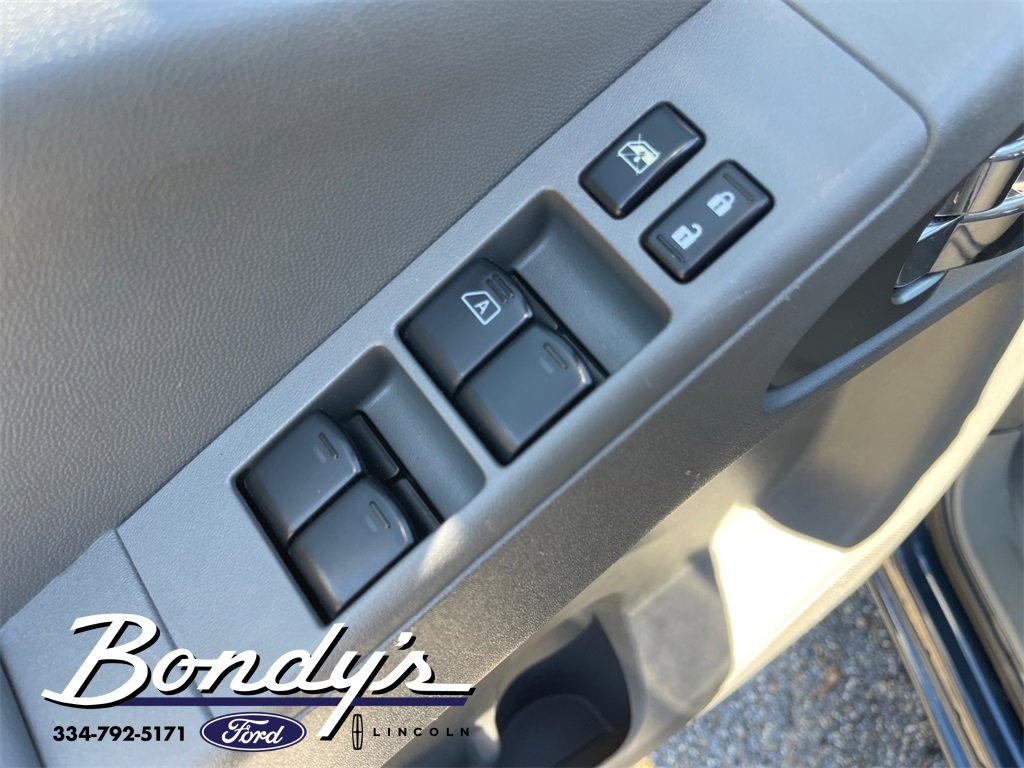 Used 2019 Nissan Frontier SV image 8