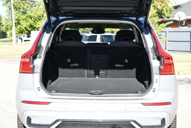 Used 2024 Volvo XC60 B5 Plus w/ Protection Package Premier AWD/4WD image 20