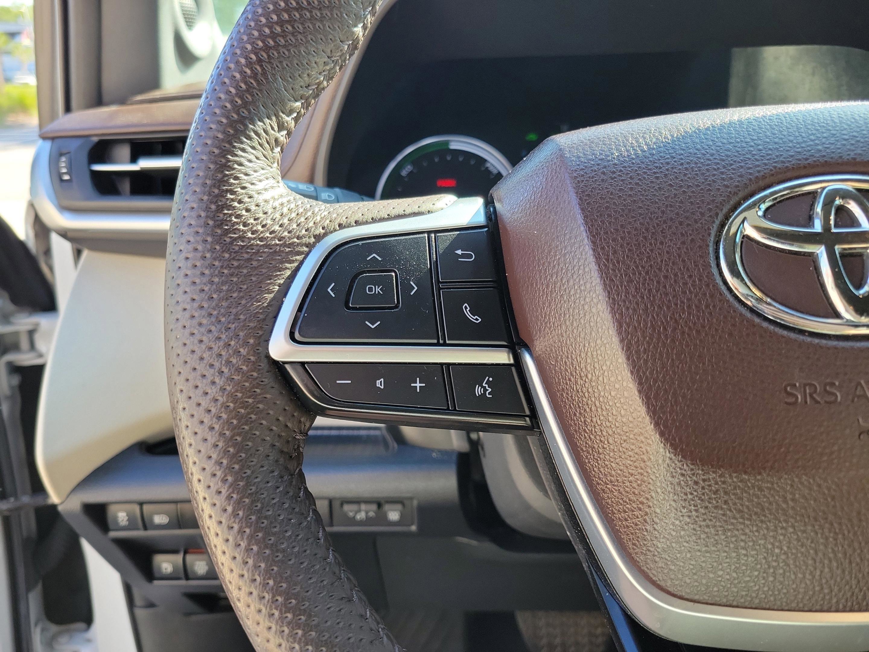 Certified 2023 Toyota Sienna Platinum FWD image 21