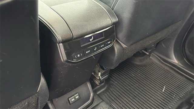 Used 2022 Toyota Highlander XLE image 24