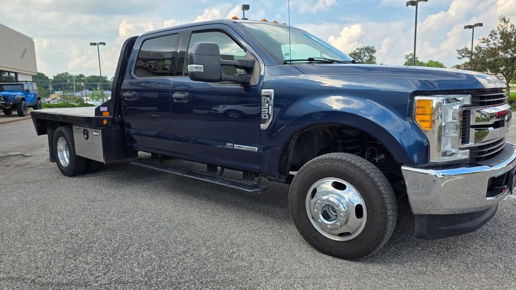 Used 2017 Ford F350 XLT w/ XLT Value Package AWD/4WD image 4