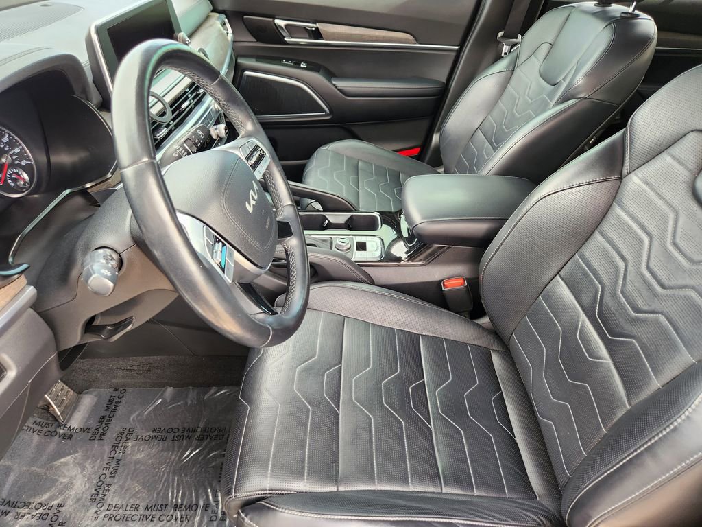 Used 2022 Kia Telluride SX w/ SX Prestige Package image 3