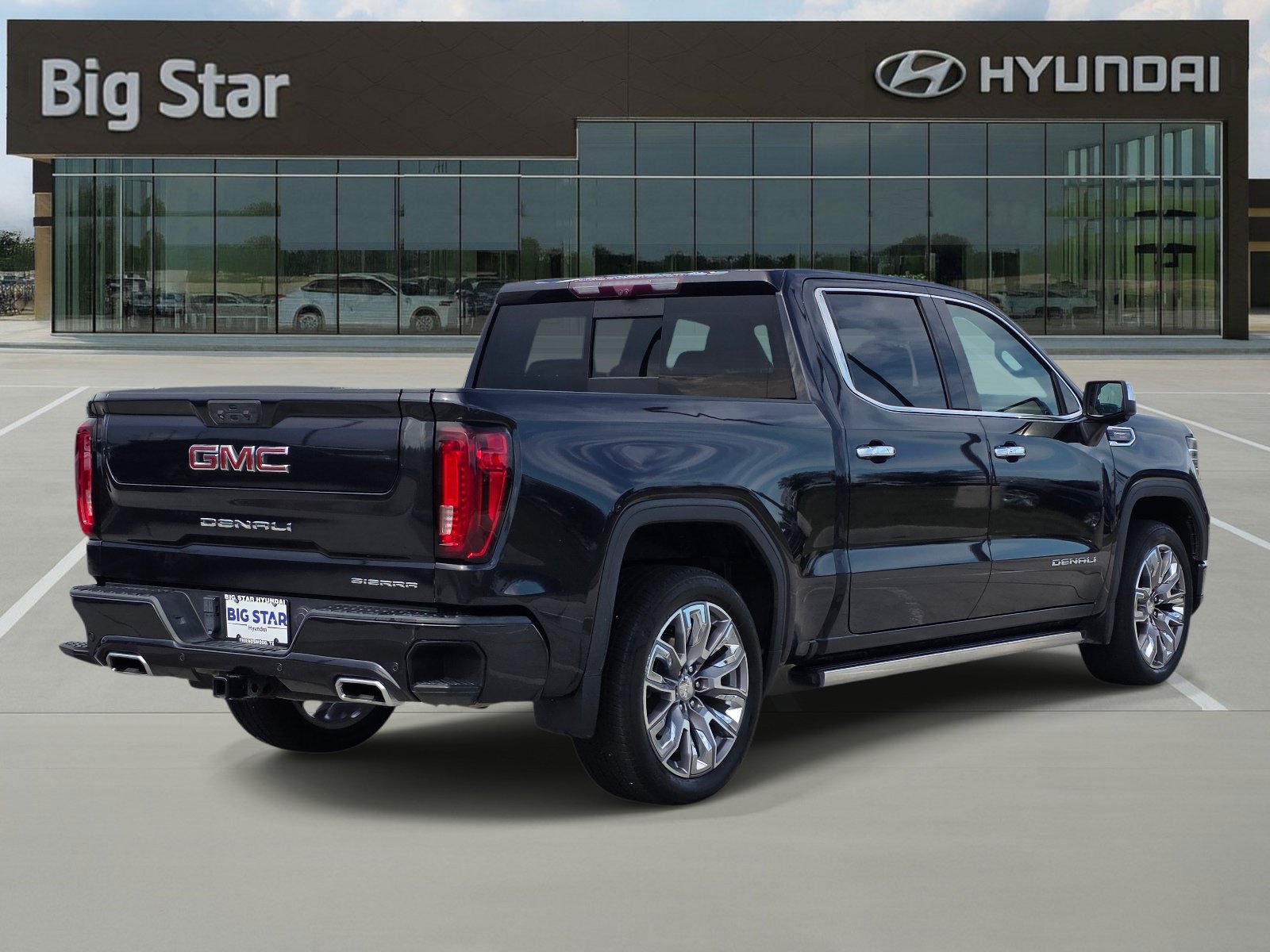 Used 2023 GMC Sierra 1500 Denali AWD/4WD image 4