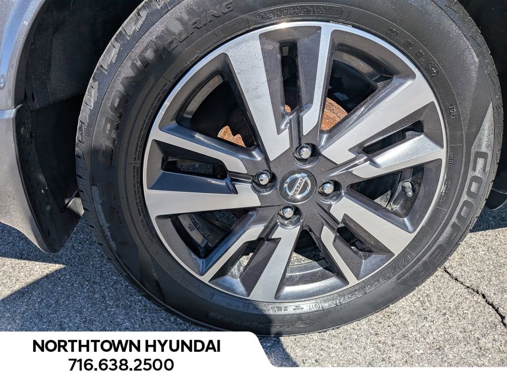 Used 2021 Nissan Versa SV image 39