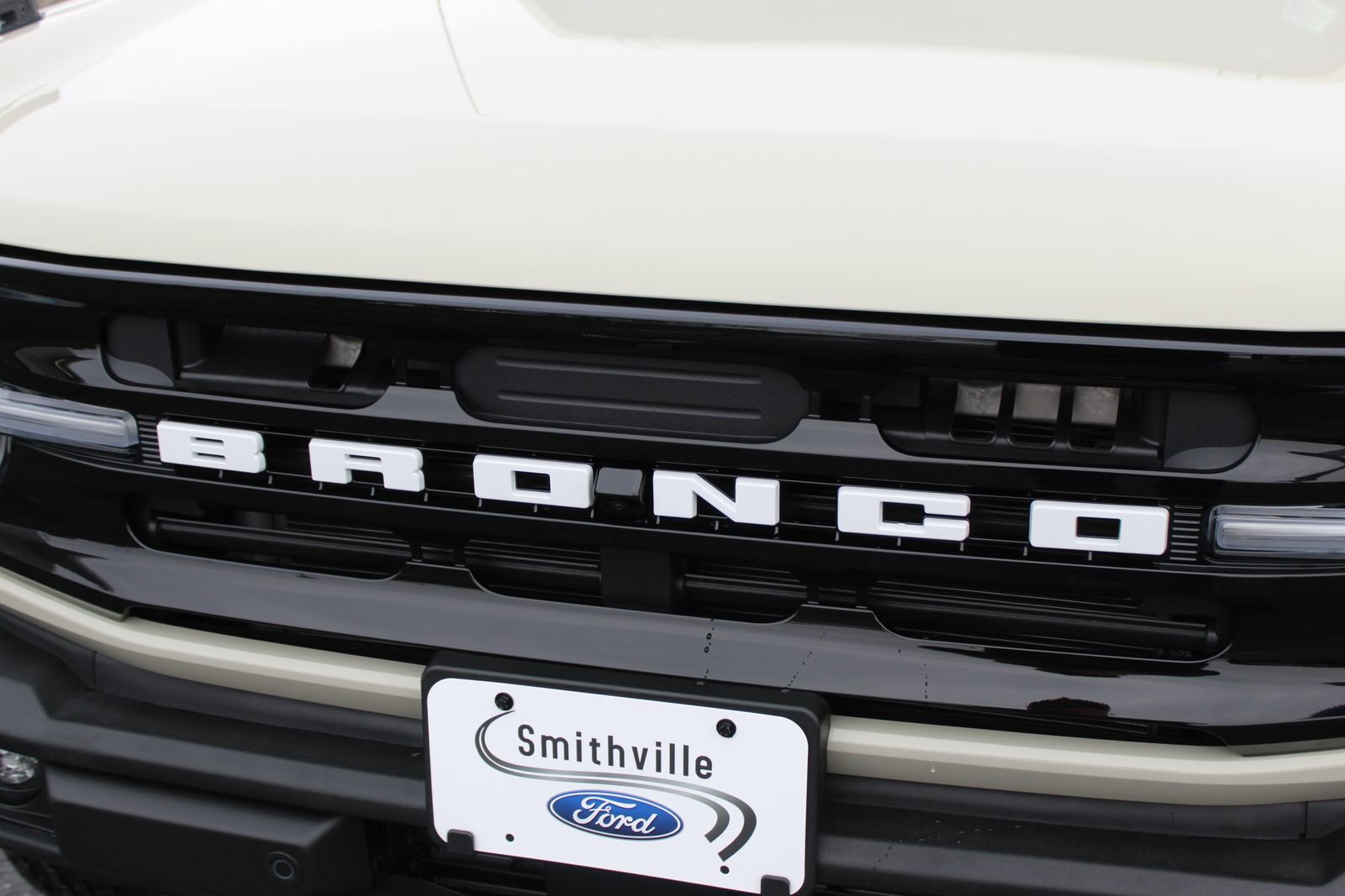 New 2025 Ford Bronco Outer Banks image 9