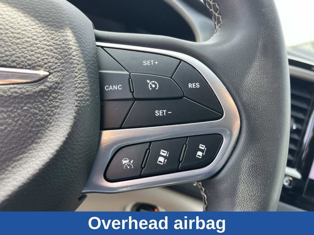 Used 2023 Chrysler Pacifica Touring-L FWD image 37