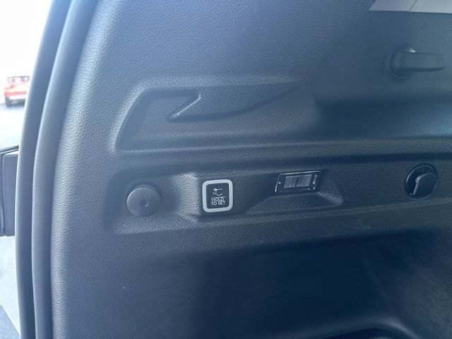 Used 2023 Jeep Grand Cherokee L Limited w/ Luxury Tech Group II image 20