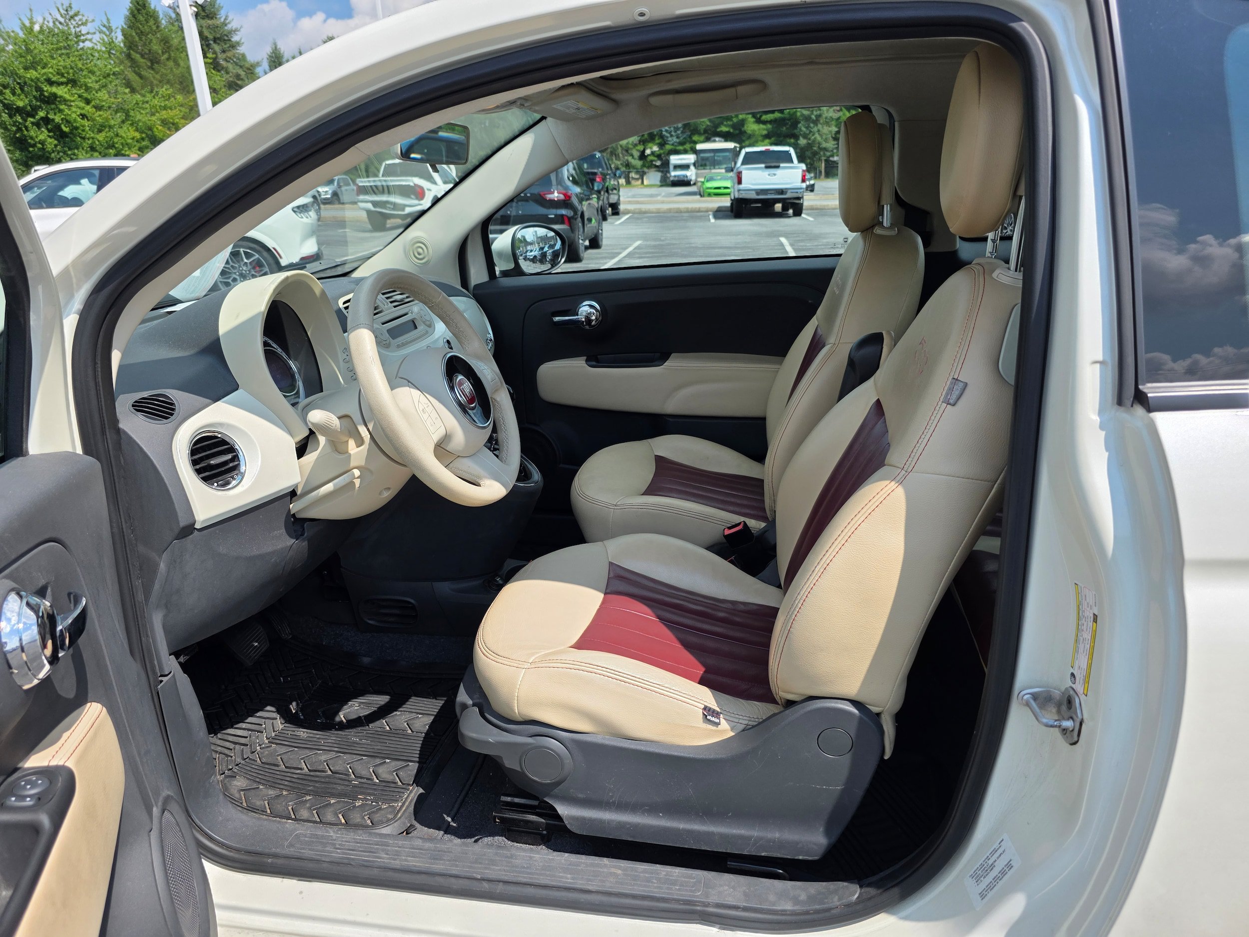 Used 2013 FIAT 500 Pop FWD image 16