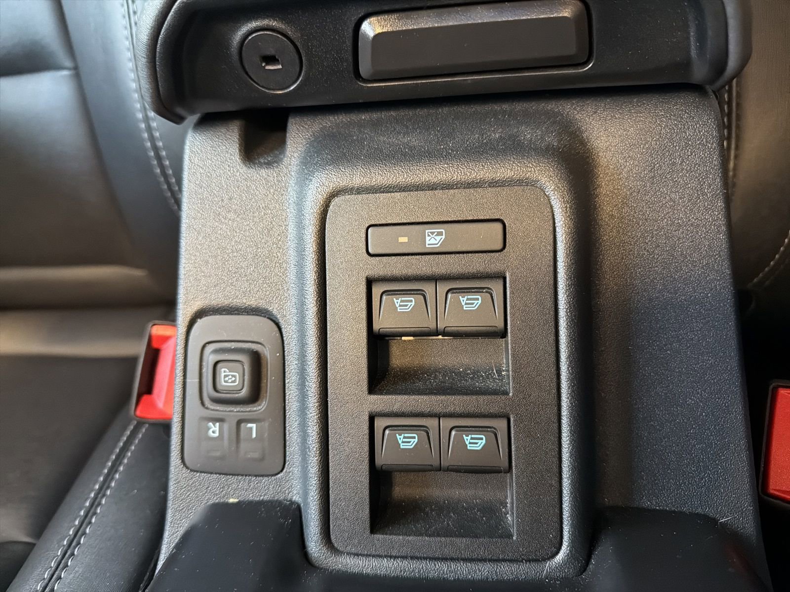 Used 2025 Ford Bronco Badlands image 24