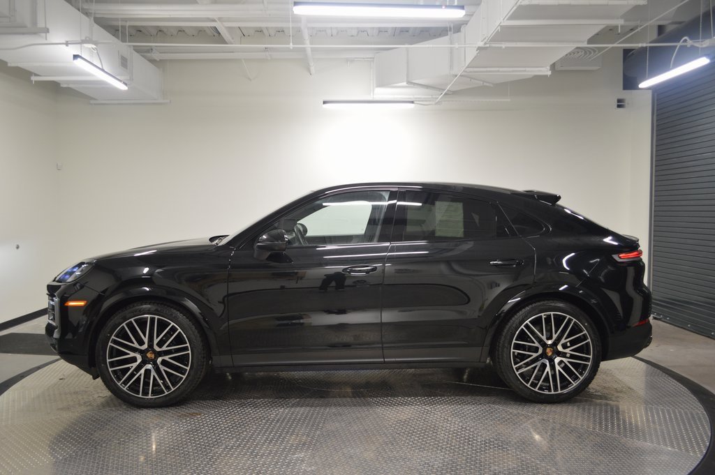 Certified 2025 Porsche Cayenne Coupe image 2