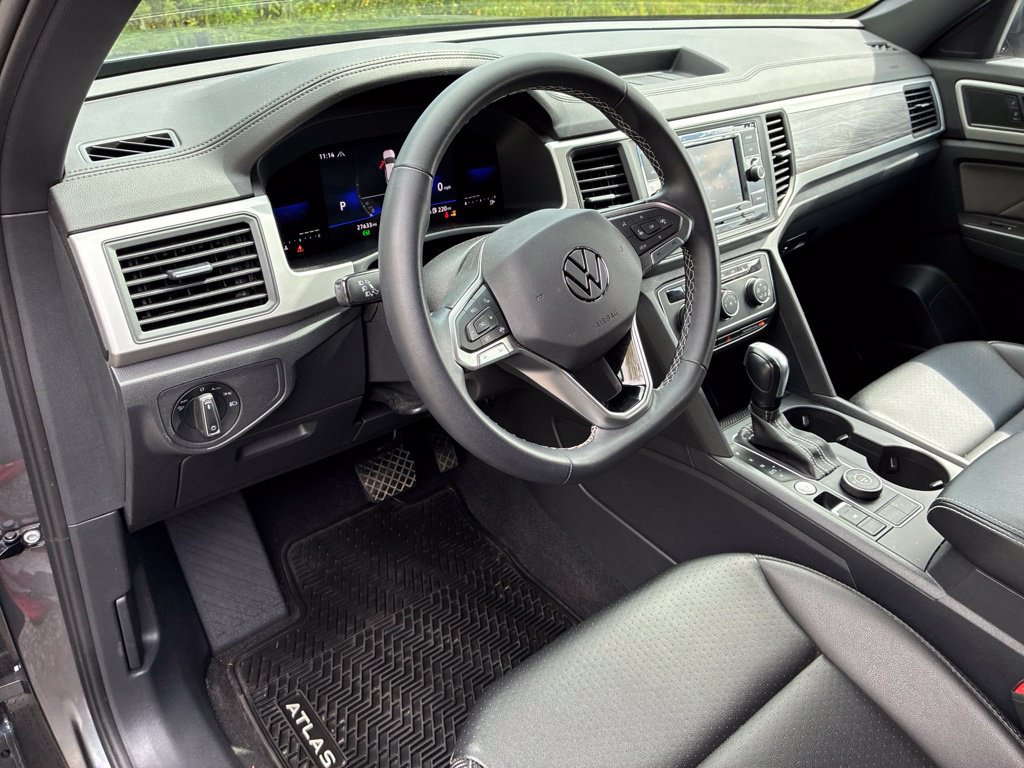 Used 2023 Volkswagen Atlas Cross Sport SE AWD/4WD image 15