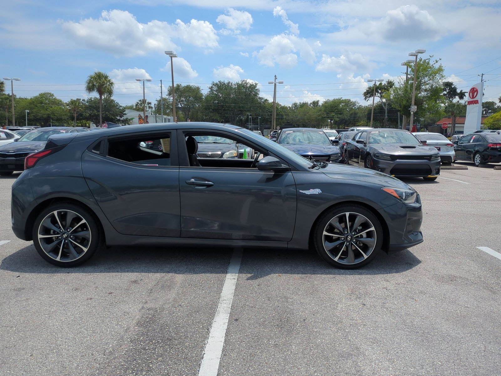 Used 2020 Hyundai Veloster 2.0 Premium FWD image 4