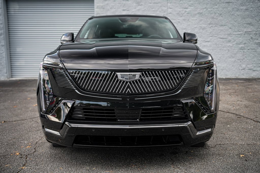 Used 2025 Cadillac Escalade IQ Luxury 1 w/ LPO, Radiant Package image 4