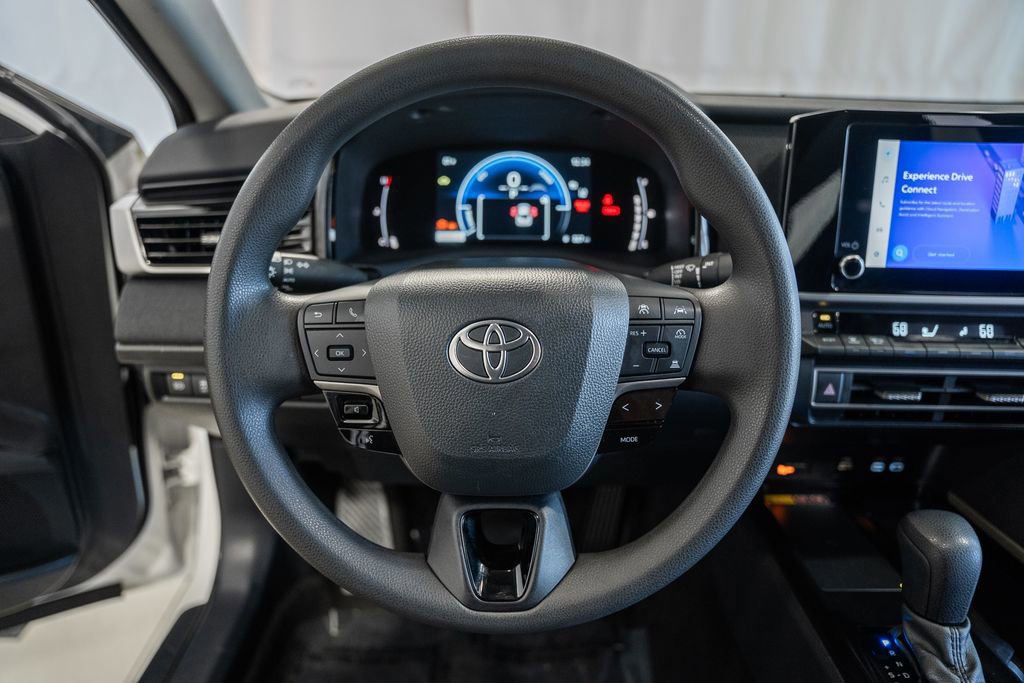 Used 2025 Toyota Camry LE FWD image 27
