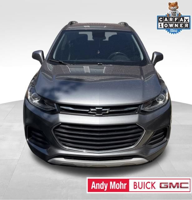 Used 2020 Chevrolet Trax LT w/ LT Convenience Package FWD image 3