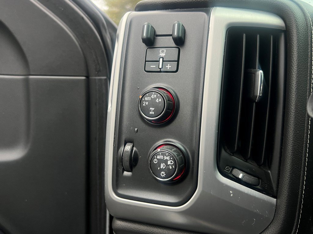 Used 2015 GMC Sierra 1500 SLE w/ SLE Value Package image 28