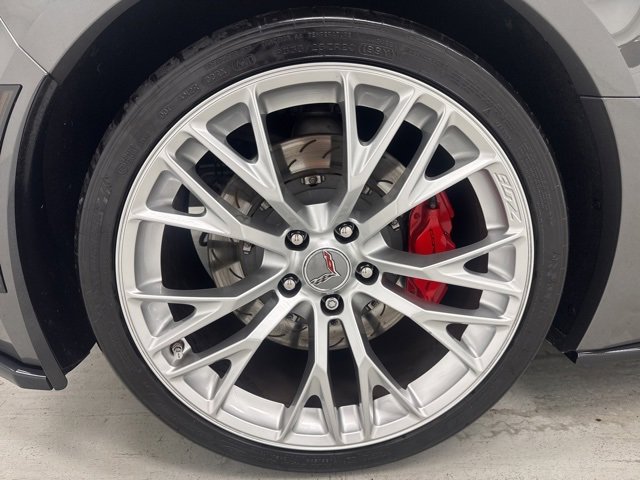 Used 2016 Chevrolet Corvette Z06 w/ 2LZ Preferred Equipment Group image 32