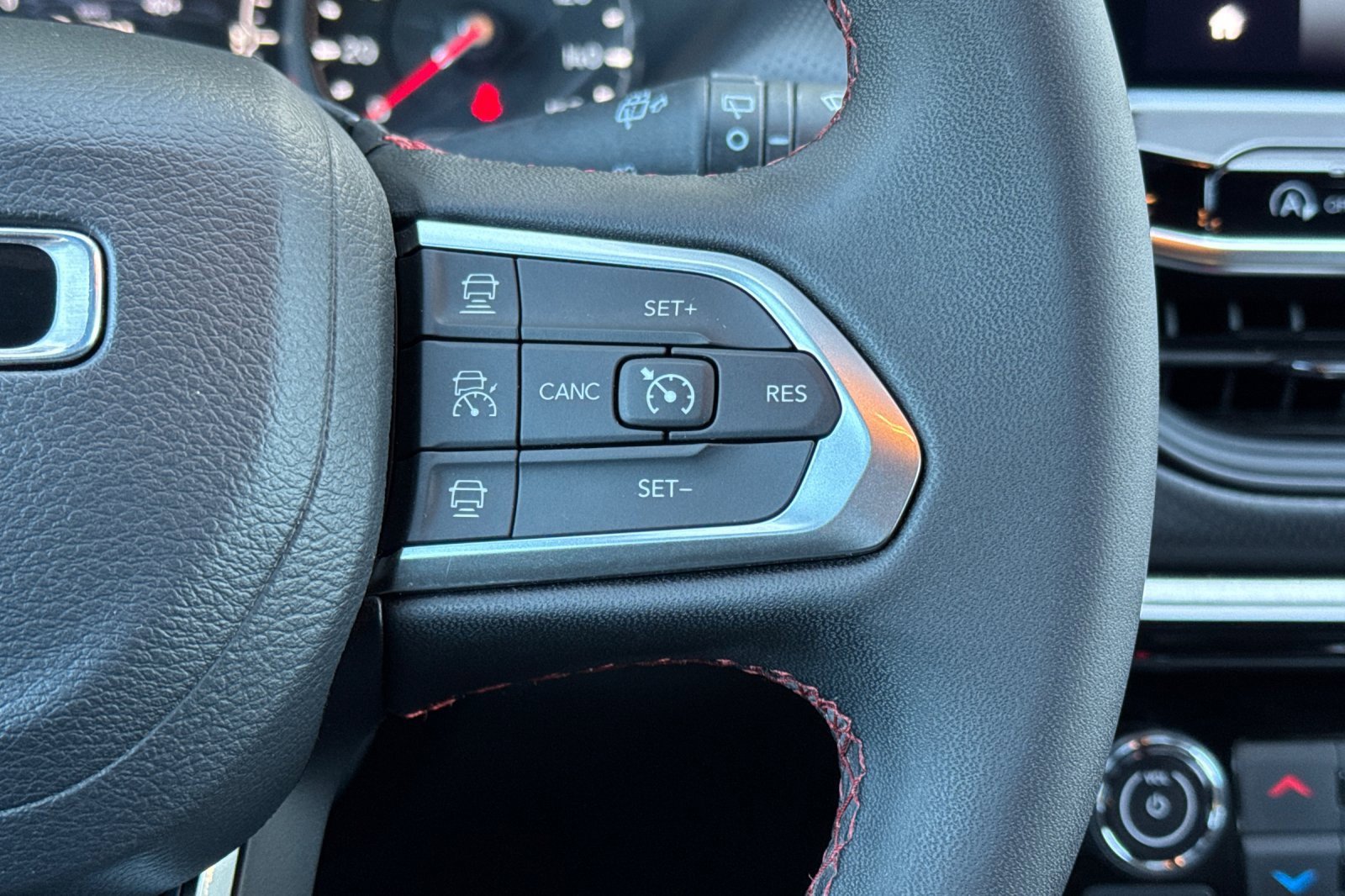 Used 2024 Jeep Compass Trailhawk image 28