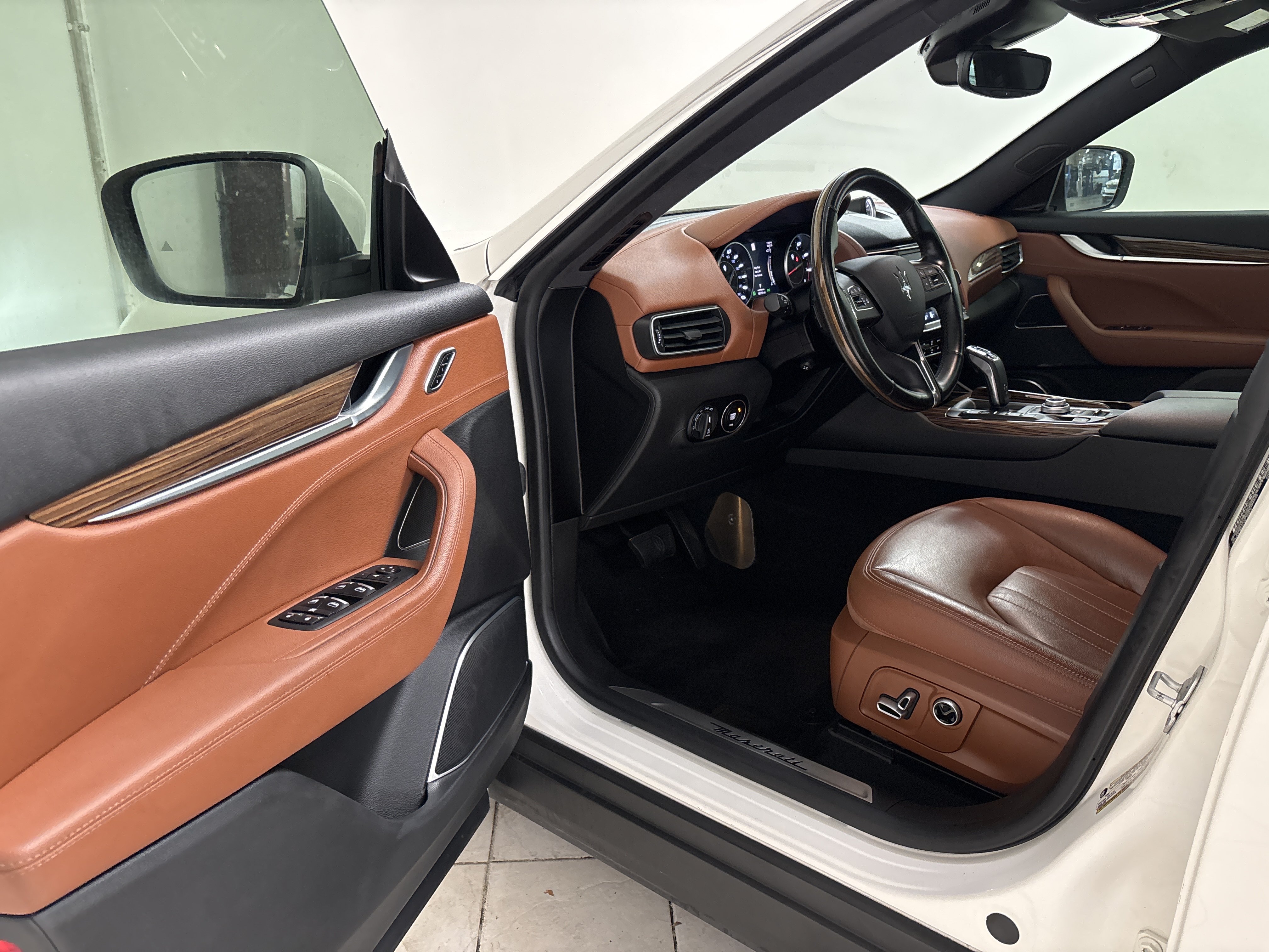 Used 2022 Maserati Levante GT AWD/4WD image 7