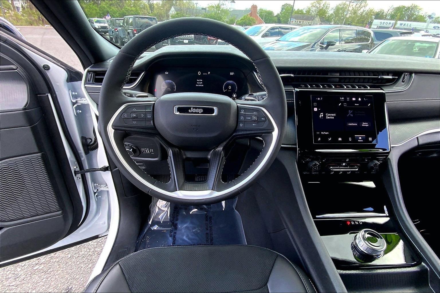 Certified 2025 Jeep Grand Cherokee L Altitude AWD/4WD image 5