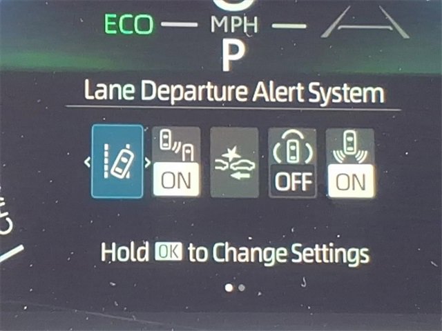 Used 2025 Toyota Camry SE image 6