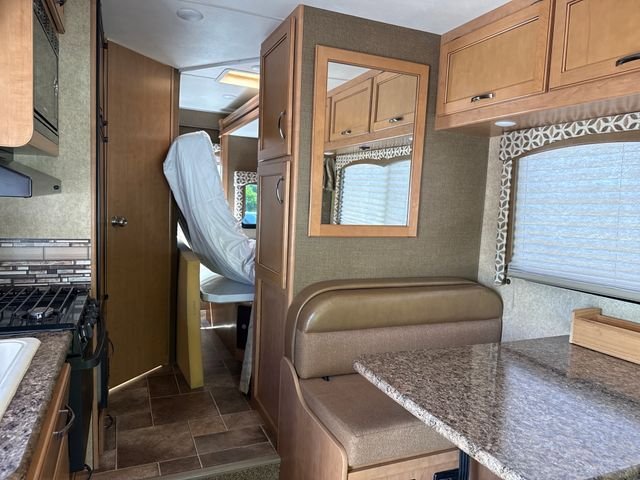 Used 2016 Ford E-450 and Econoline 450 Super Duty w/ Motorhome Prep Package RWD image 19