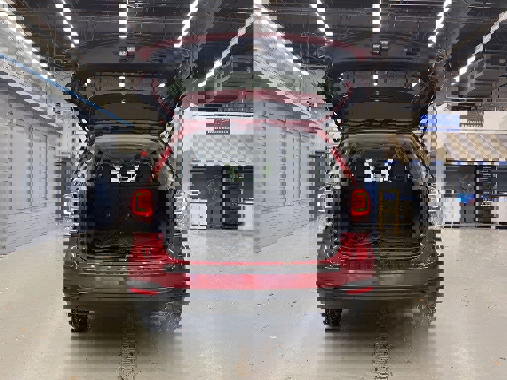 Used 2017 Subaru Forester 2.5i Touring image 9