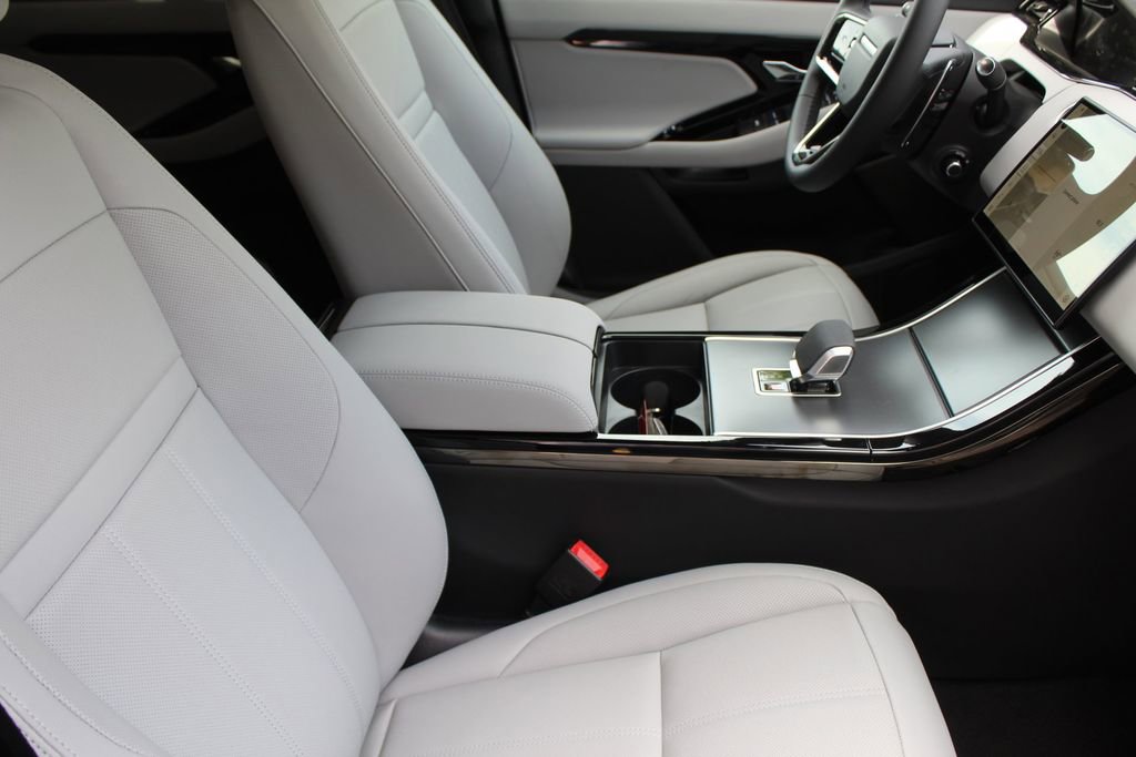 Used 2026 Land Rover Range Rover Evoque S AWD/4WD image 3