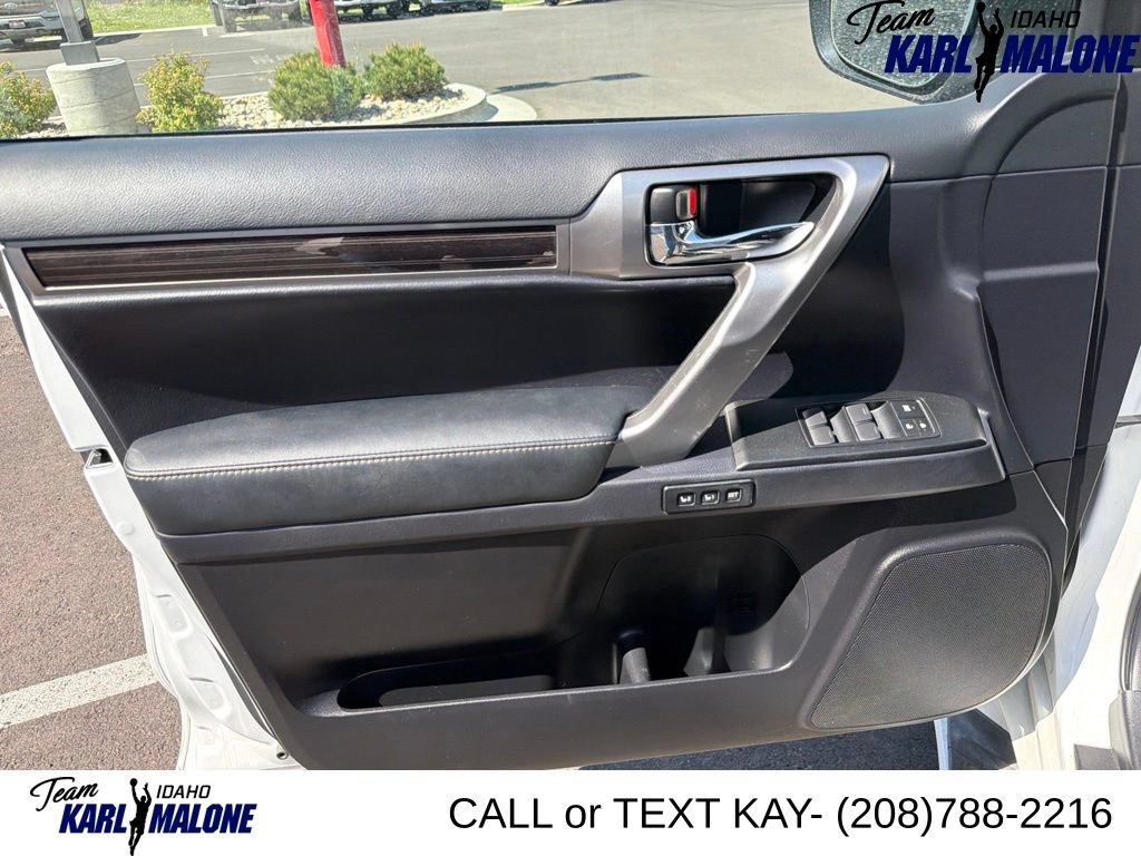 Used 2023 Lexus GX 460 Premium w/ Accessory Package AWD/4WD image 24