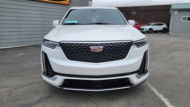Used 2024 Cadillac XT6 Premium Luxury w/ Technology Package AWD/4WD image 3