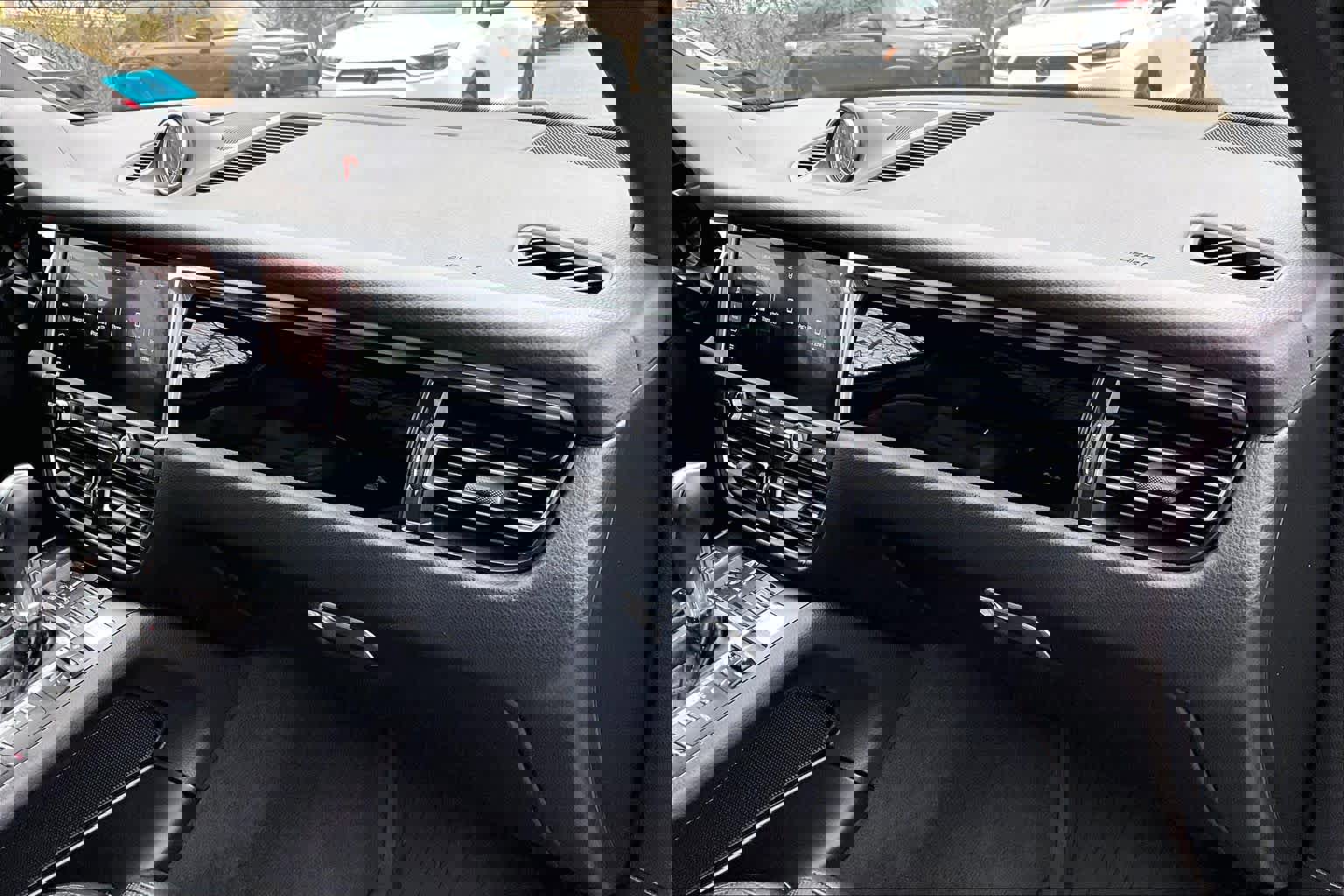 Used 2021 Porsche Macan S AWD/4WD image 18