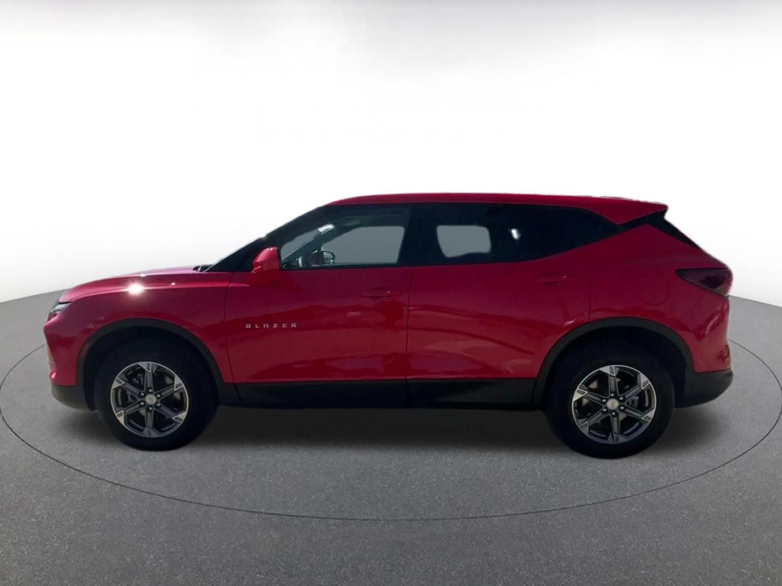 Used 2026 Chevrolet Blazer LT FWD image 7