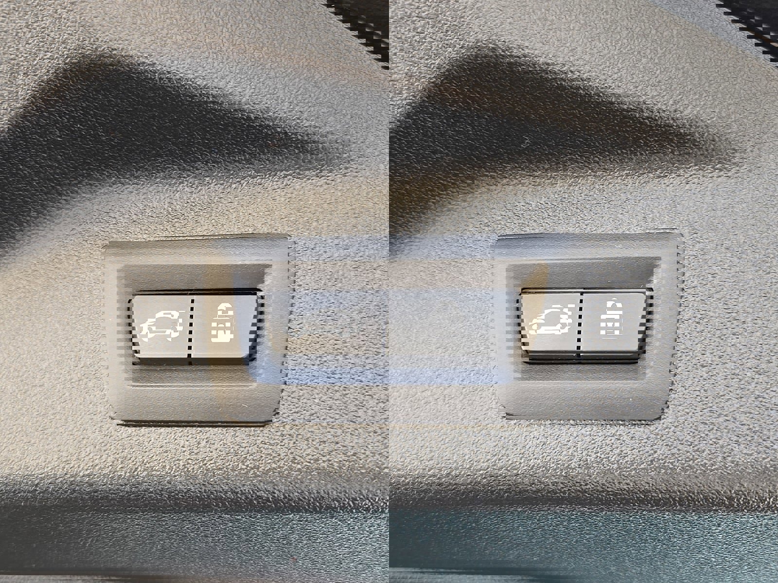 Used 2022 BMW X7 xDrive40i w/ M Sport Package image 29