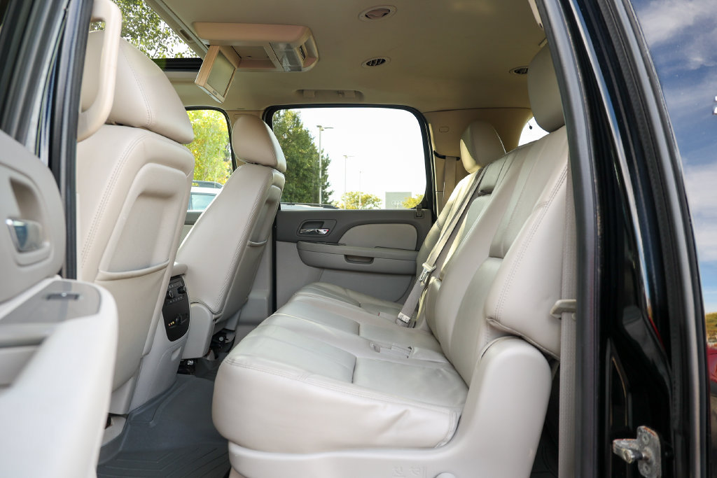 Used 2011 Chevrolet Suburban LT AWD/4WD image 33