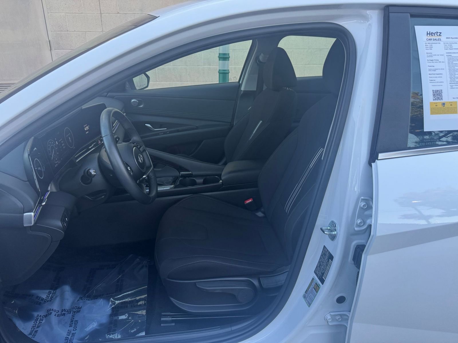 Used 2025 Hyundai Elantra SEL image 27