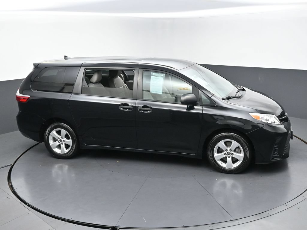 Used 2020 Toyota Sienna L FWD image 44